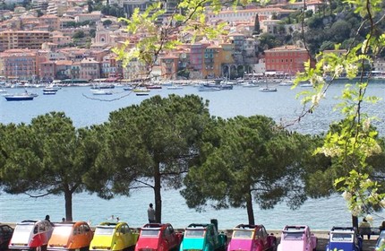 GATHERING IN FRENCH RIVIERA